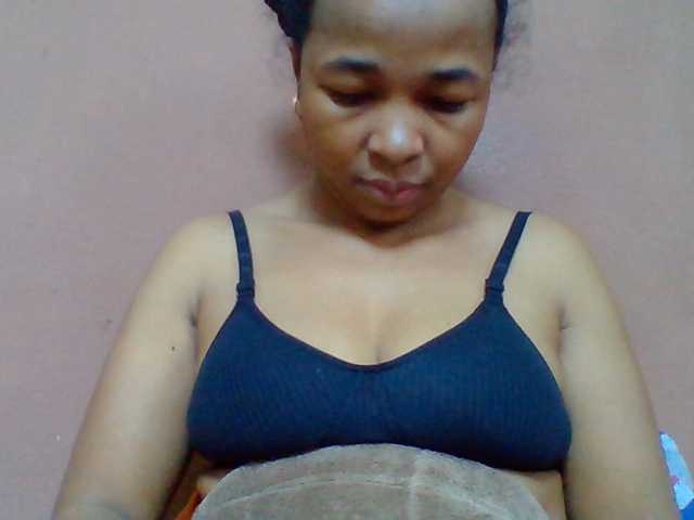 Tryciah1a live cam on BongaCams