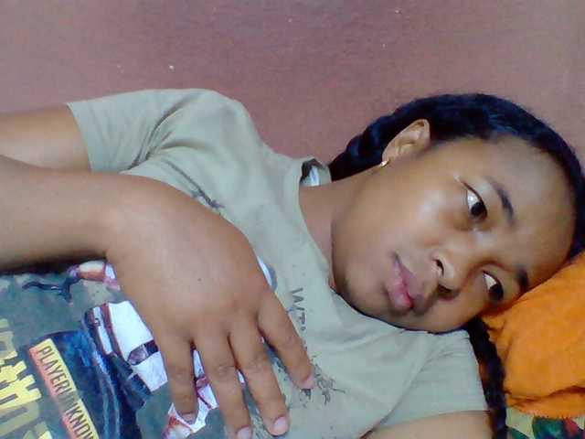 Tryciah1a live cam on BongaCams