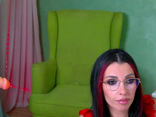 le modèle NaomiGolds est en webcam porno dans un show sur le site bongacams, il possède les tags suivants: White/Caucasian,Brunette,Shaved