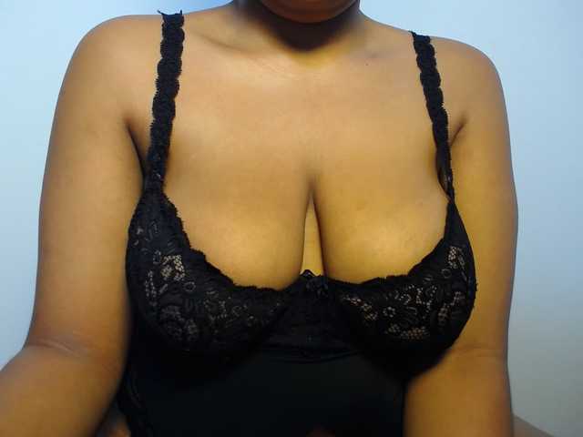 Sexybuttt live cam on BongaCams