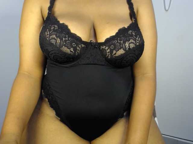 Sexybuttt live cam on BongaCams