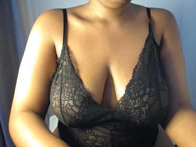 Sexybuttt live cam on BongaCams