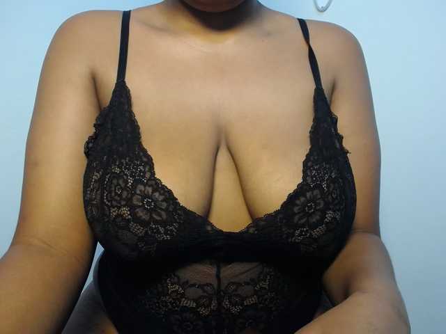 Sexybuttt live cam on BongaCams