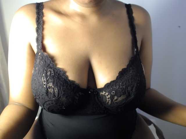Sexybuttt live cam on BongaCams