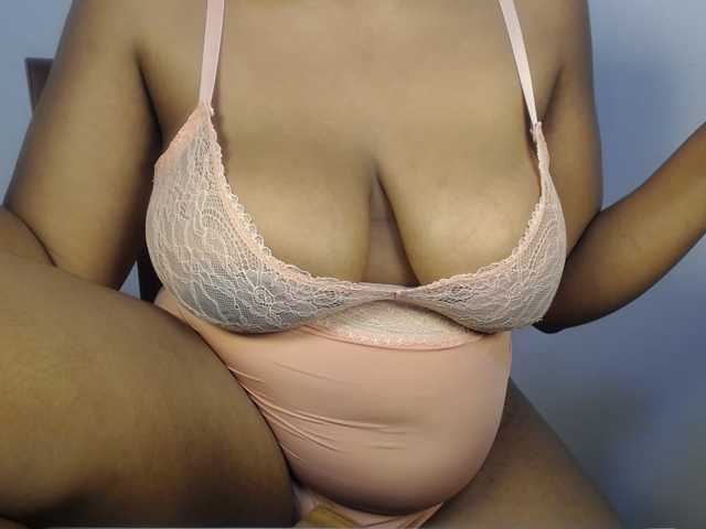 Sexybuttt live cam on BongaCams