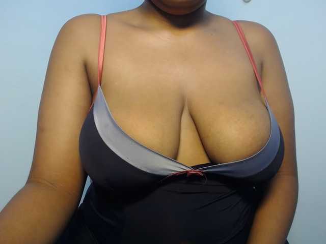 Sexybuttt live cam on BongaCams
