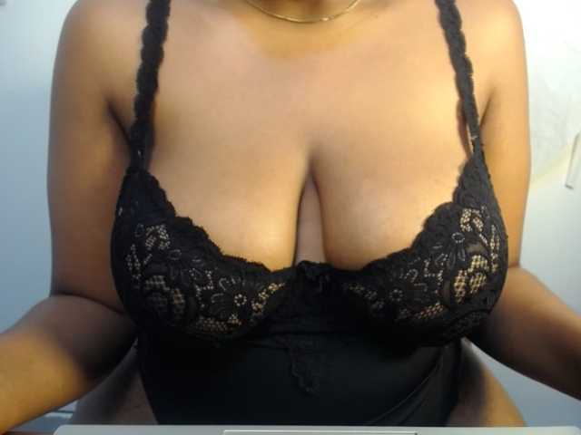 Sexybuttt live cam on BongaCams