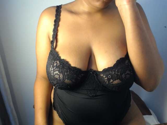 Sexybuttt live cam on BongaCams