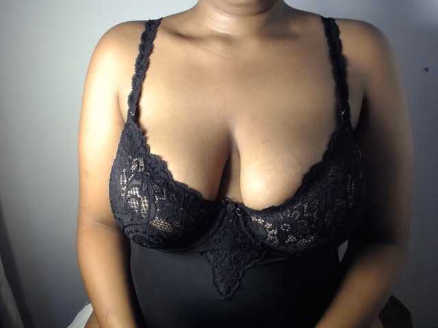 Sexybuttt live cam on BongaCams