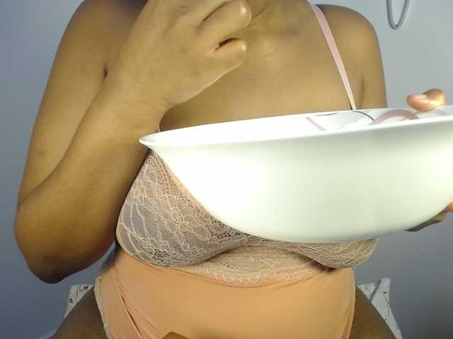 Sexybuttt live cam on BongaCams