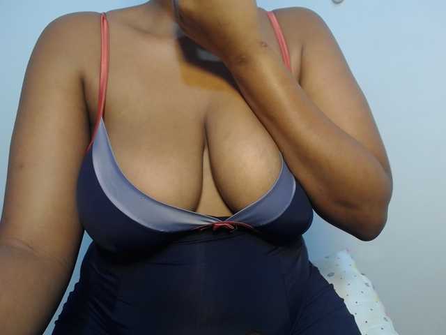 Sexybuttt live cam on BongaCams