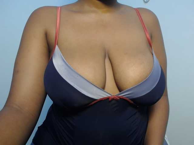Sexybuttt live cam on BongaCams
