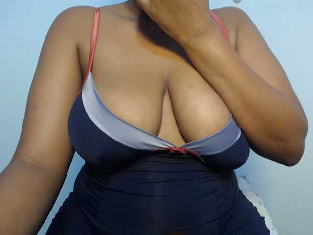 Sexybuttt live cam on BongaCams