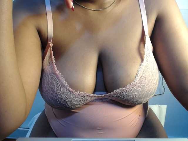 Sexybuttt live cam on BongaCams