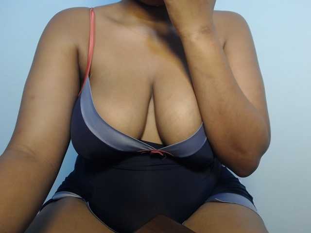 Sexybuttt live cam on BongaCams