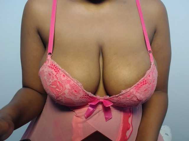 Sexybuttt live cam on BongaCams