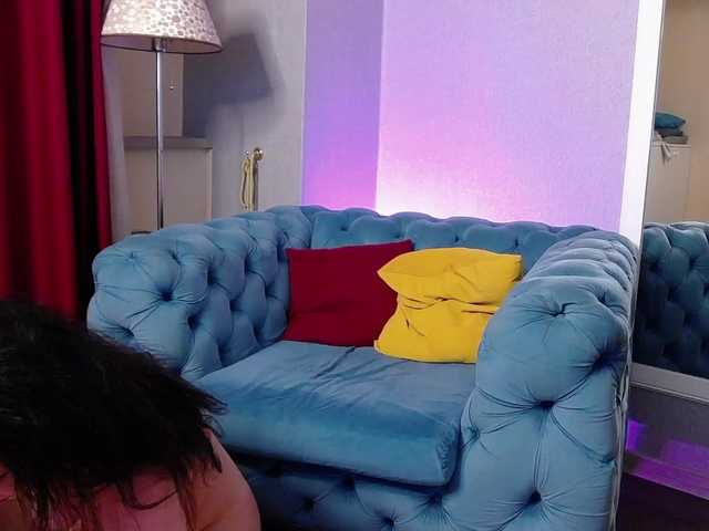 HaziranCasandra live cam on BongaCams