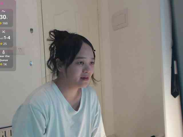 QQQ78879 webcam