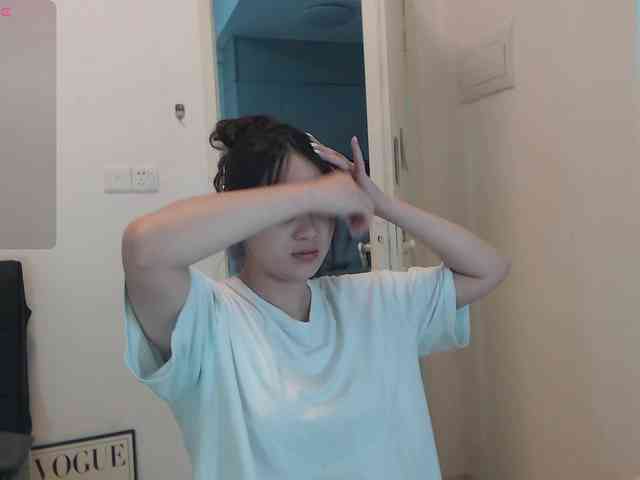 QQQ78879 webcam