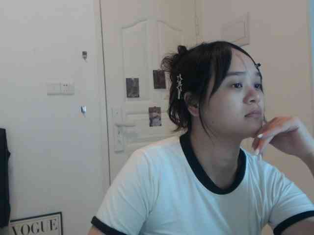 QQQ78879 webcam