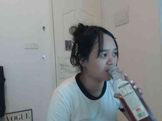 QQQ78879 webcam