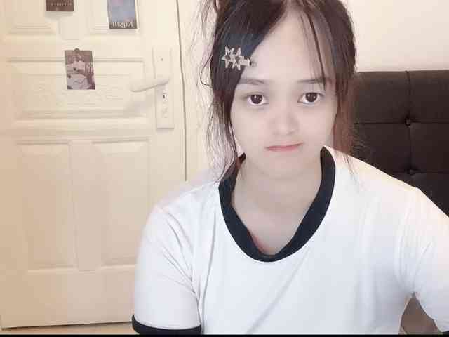 QQQ78879 webcam