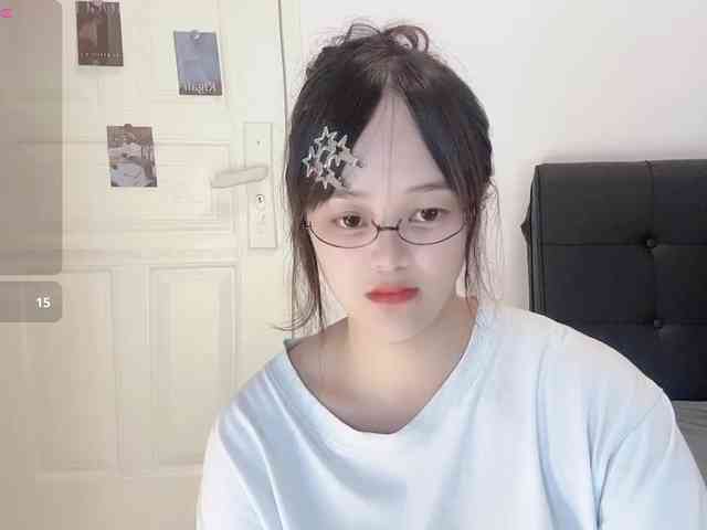 QQQ78879 webcam