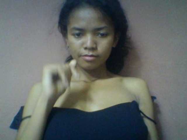 Laynah1a live cam on BongaCams