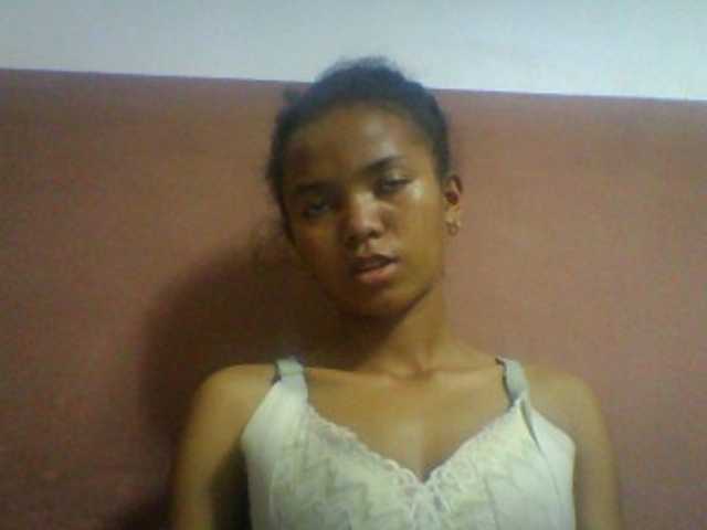 Laynah1a live cam on BongaCams