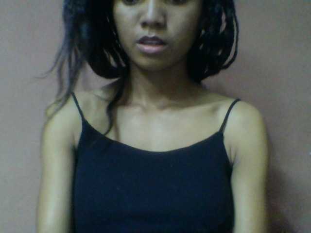 Laynah1a live cam on BongaCams