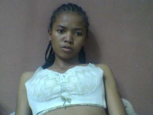Laynah1a live cam on BongaCams