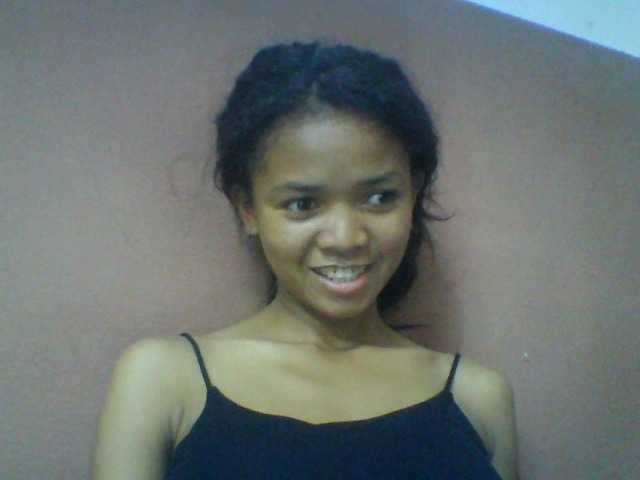 Laynah1a live webcam show