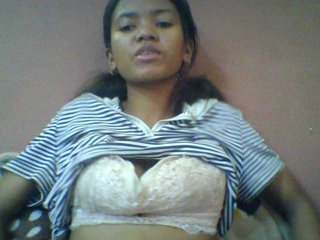 Laynah1a live cam on BongaCams