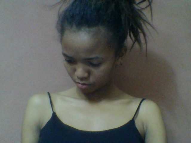 Laynah1a live cam on BongaCams