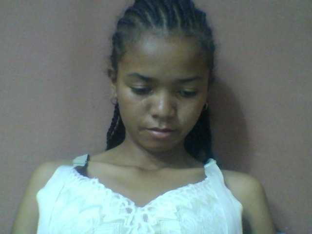 Laynah1a live cam on BongaCams