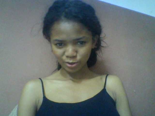 Laynah1a live webcam show