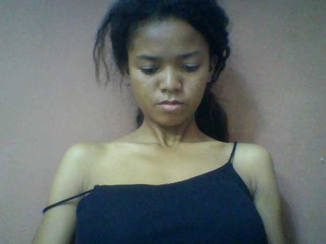 Laynah1a live cam on BongaCams