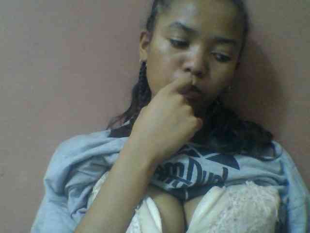 Laynah1a webcam