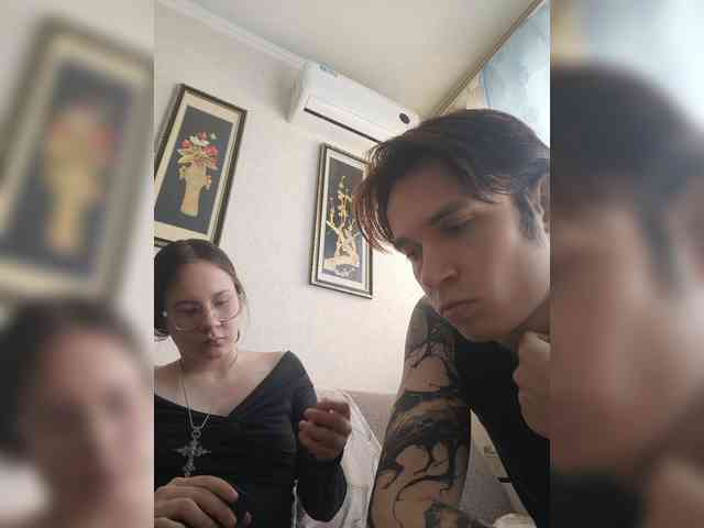 Murmurmeow666's cam show statistics and live stream