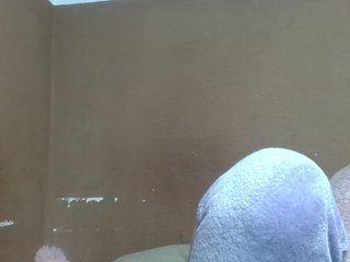 Elynah1a's Live Webcam