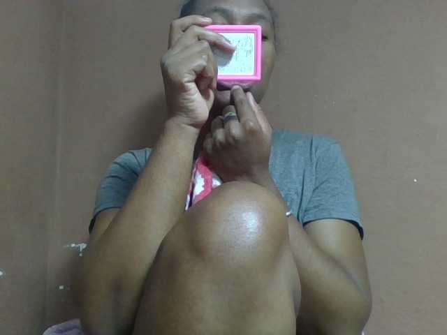 Elynah1a live cam on BongaCams