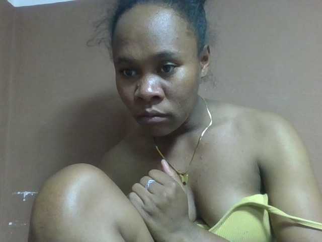 Elynah1a live webcam show