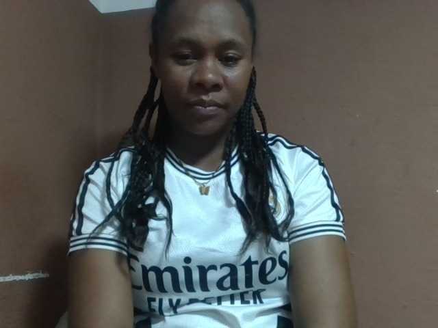 Elynah1a live cam on BongaCams