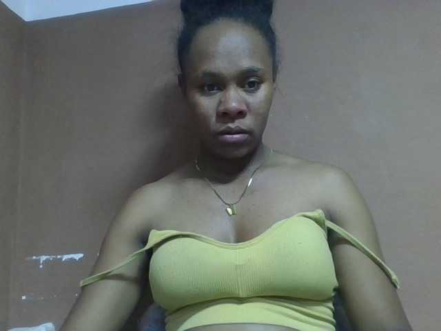 Elynah1a live webcam show