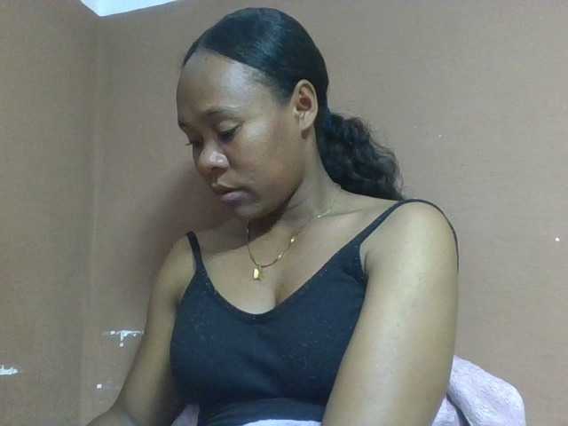 Elynah1a live webcam show