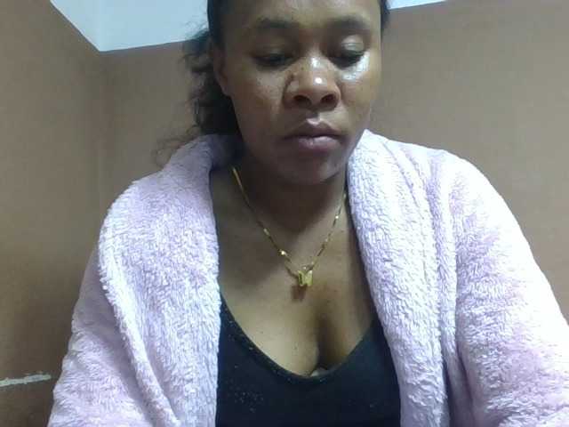 Elynah1a live webcam show