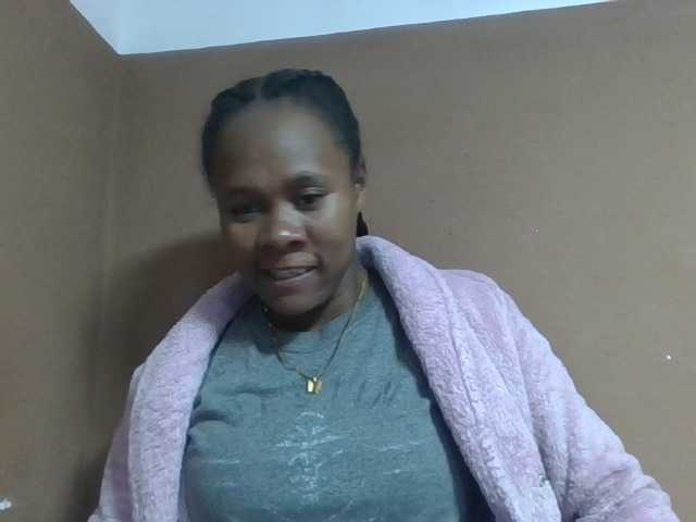 Elynah1a live webcam show