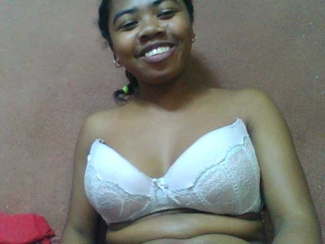 Franciah1a live cam on BongaCams