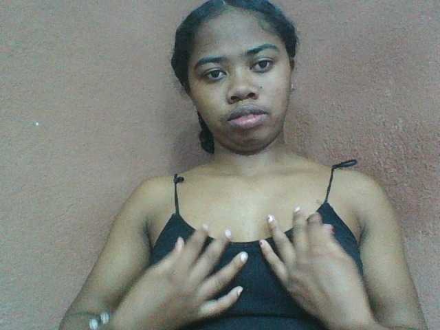 Franciah1a live cam on BongaCams