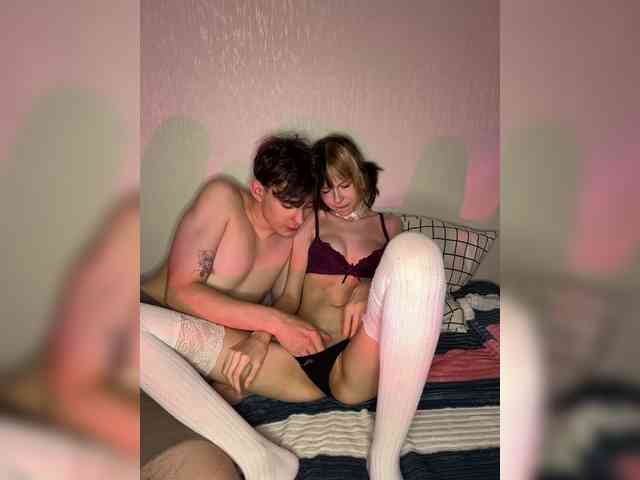 Модель: AlexaAndAdam